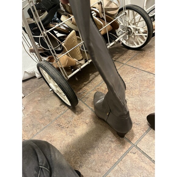 Salvatore Ferragamo Women's "Vetto" Suede Leather Heeled Boots size 7 - Picture 5 of 6